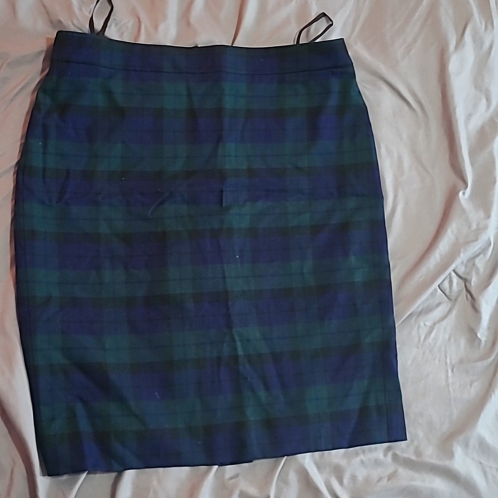 J Crew plaid knee length pencil skirt. Size 6.